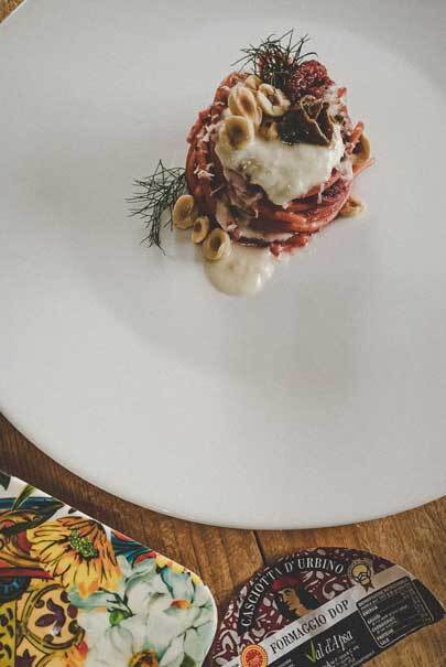 linguine_rapa_rossa_casciotta_caseificio_val_d_Apsa